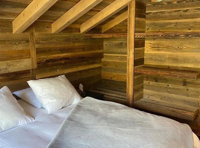 Neuf Du Pape Chalet *