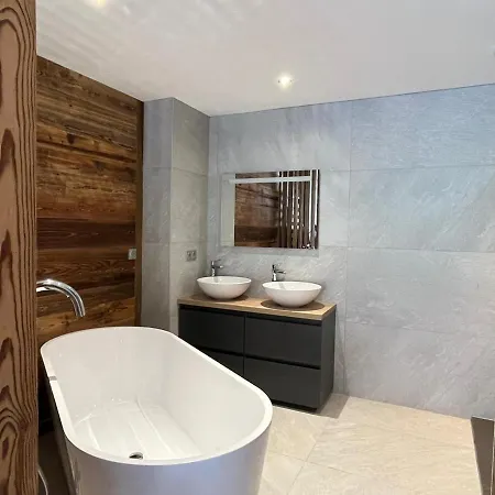 Neuf Du Pape Chalet