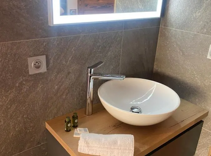 Neuf Du Pape Dağ evi *